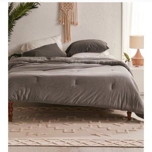 Urban Outfitters t-shirt jersey comforter